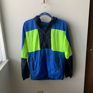 Beautiful Giant men’s half zip windbreaker. Size small